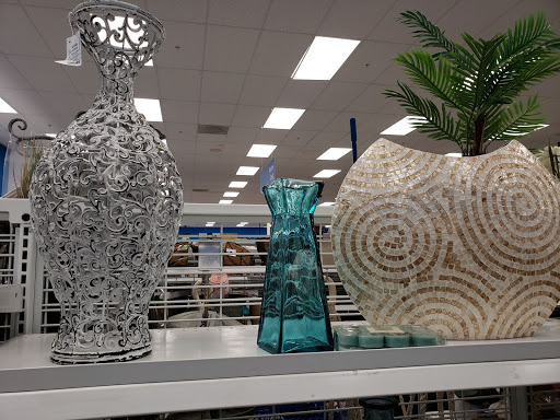 Clothing Store «Ross Dress for Less», reviews and photos, 3900 Sisk Rd, Modesto, CA 95356, USA