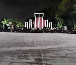 Central Shaheed Minar photo
