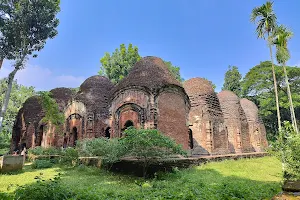 ১১ শিব মন্দির image