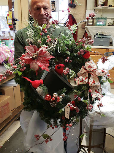 The Flower Petaler, 620 S Main St, St Charles, MO 63301, USA, 