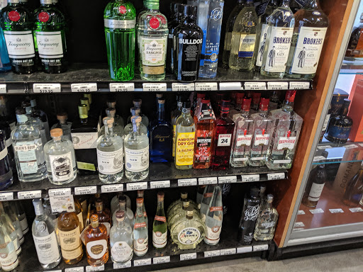 Liquor Store «Pearl Specialty Market & Spirits», reviews and photos, 900 NW Lovejoy St, Portland, OR 97209, USA
