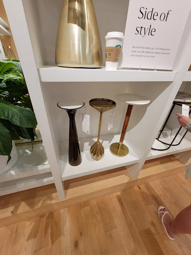 Furniture Store «west elm», reviews and photos, 1201 NW Couch St, Portland, OR 97209, USA