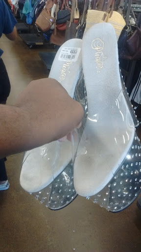 Thrift Store «Goodwill Store & Donation Center», reviews and photos, 5948 Westminster Ave, Westminster, CA 92683, USA