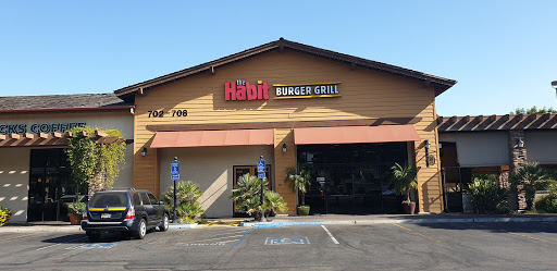 Shopping Mall «Fig Garden Village Shopping Center», reviews and photos, 790 W Shaw Ave, Fresno, CA 93704, USA