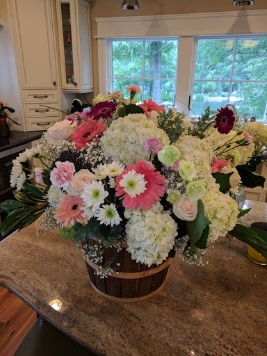 American Restaurant «Mohawk House», reviews and photos, 3 S Sparta Ave, Sparta Township, NJ 07871, USA