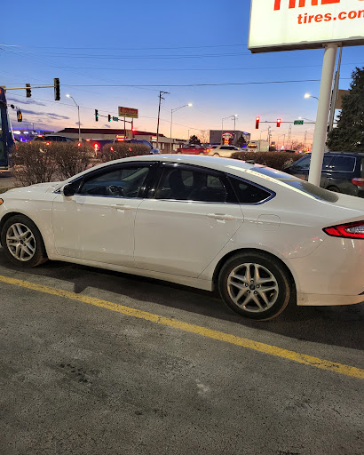 Tire Shop «Discount Tire Store - Joliet, IL», reviews and photos, 1719 W Jefferson St, Joliet, IL 60435, USA
