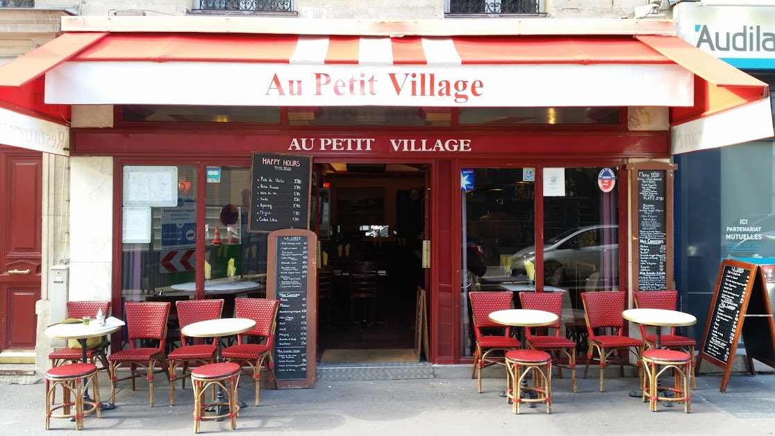 Au Petit Village à Paris