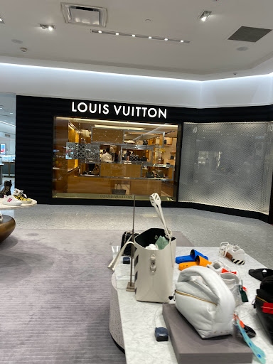 Department Store «Saks Fifth Avenue», reviews and photos, 9700 Collins Ave, Bal Harbour, FL 33154, USA