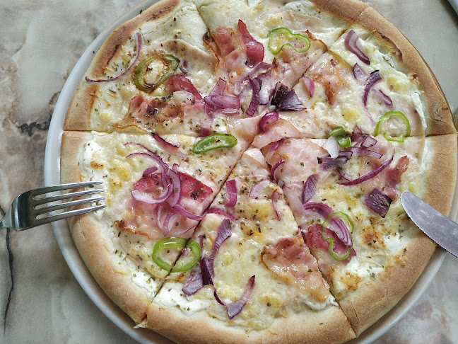 Nyitvatartás: Korona Étterem Pizzafaló Pizzéria