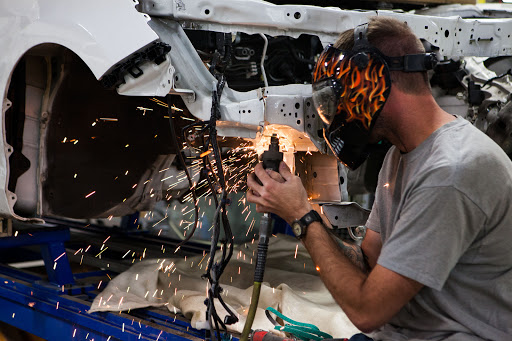 Auto Body Shop «Schaefer Autobody Centers - Columbia, MO», reviews and photos, 1306 N Creasy Springs Rd, Columbia, MO 65202, USA