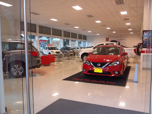 Vitrina Nissan Bucaramanga Cra 27