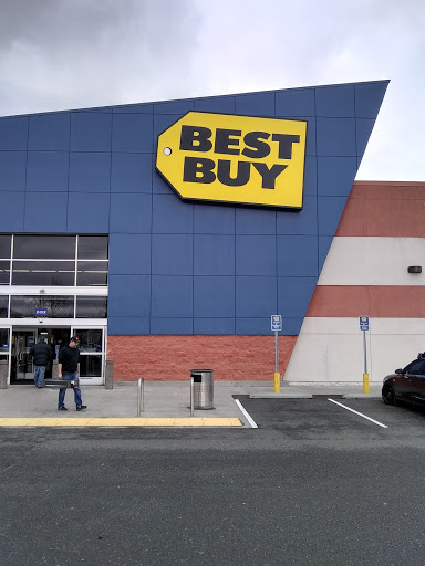 Electronics Store «Best Buy», reviews and photos, 2055 N Tomahawk Island Dr, Portland, OR 97217, USA