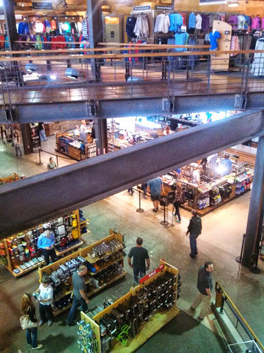 Camping Store «REI», reviews and photos, 222 Yale Ave N, Seattle, WA 98109, USA