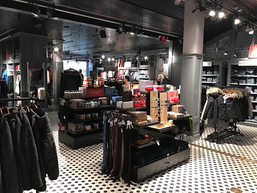 Clothing Store «Hollister Co.», reviews and photos, 19575 Biscayne Blvd #1335, Aventura, FL 33180, USA