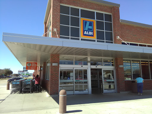 Supermarket «ALDI», reviews and photos, 424 E Pioneer Pkwy, Grand Prairie, TX 75051, USA