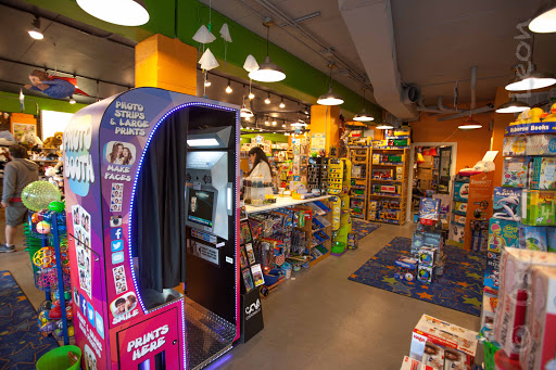 Toy Store «Calico Toy Shoppe», reviews and photos, 290 Winslow Way E, Bainbridge Island, WA 98110, USA