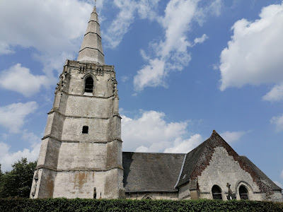 Église catholique Saint-Flochel à Ligny-Saint-Flochel et son Cimetière à Ligny-Saint-Flochel