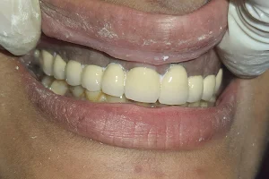 Dr. Aiswarjya mishra (MDS) dental and periodontal surgeon implantologist image
