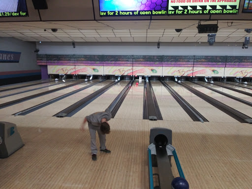Bowling Alley «Shore Lanes», reviews and photos, 31100 Harper Ave, St Clair Shores, MI 48082, USA
