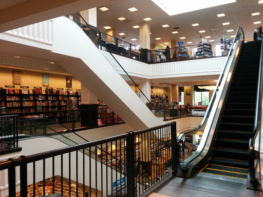 Book Store «Barnes & Noble», reviews and photos, 210 Americana Way, Glendale, CA 91210, USA
