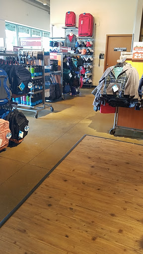 Sportswear Store «Columbia Sportswear Outlet Store at Prime Outlets Grove City», reviews and photos, 1911 Leesburg Grove City Rd #445, Grove City, PA 16127, USA