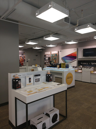 Cell Phone Store «Sprint Store», reviews and photos, 3033 Wilson Blvd f, Arlington, VA 22201, USA