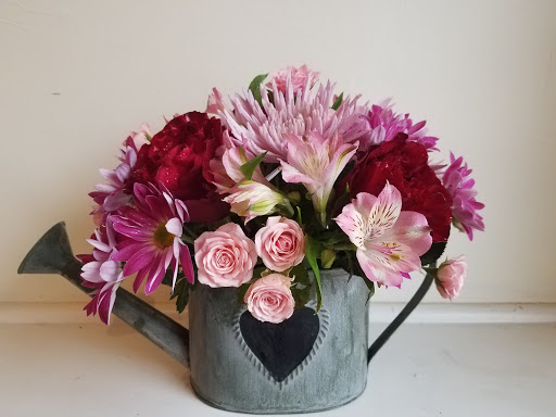 Florist «The Rustic Rose Flowers and Collectibles», reviews and photos, 220 W Main St, Williamsburg, OH 45176, USA