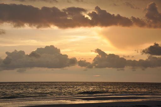 Vacation Home Rental Agency «Island Real Estate of Anna Maria Island, Inc», reviews and photos, 6101 Marina Dr, Holmes Beach, FL 34217, USA