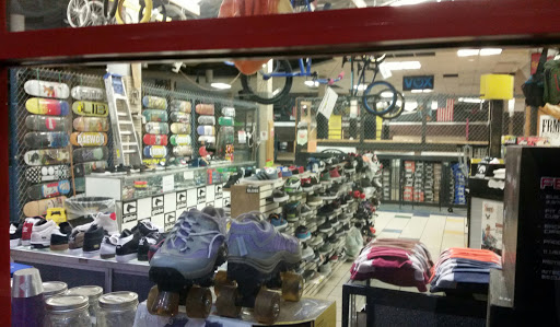 Shopping Mall «ShoppingTown Mall», reviews and photos, 3649 Erie Blvd E, Syracuse, NY 13214, USA