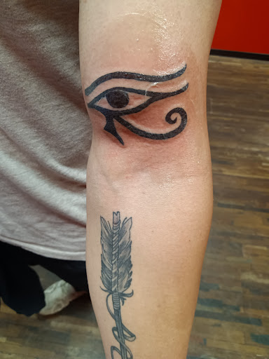 Explore honeybee tattoo ideas, creative tattoo ideas in Mobile, available at Brothers Ink Tattoo Parlor