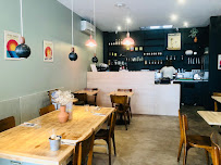 Atmosphère du Restaurant Le Local café boutique à Saint-Jean-de-Luz - n°6