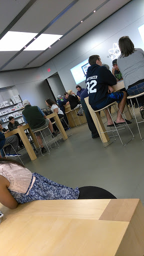 Computer Store «Apple Tacoma Mall», reviews and photos, 4502 S Steele St, Tacoma, WA 98409, USA