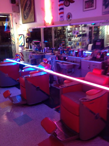 Barber Shop «Winns Barber Shop», reviews and photos, 445 University Ave, San Diego, CA 92103, USA