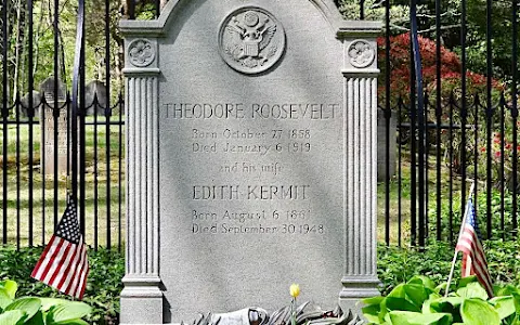 Youngs Memorial Cemetery image
