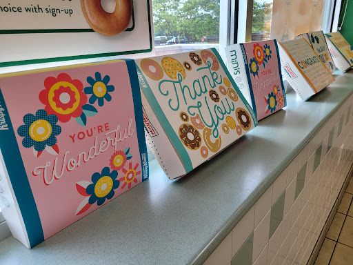 Bakery «Krispy Kreme Doughnuts», reviews and photos, 2900 S 108th St, Milwaukee, WI 53227, USA