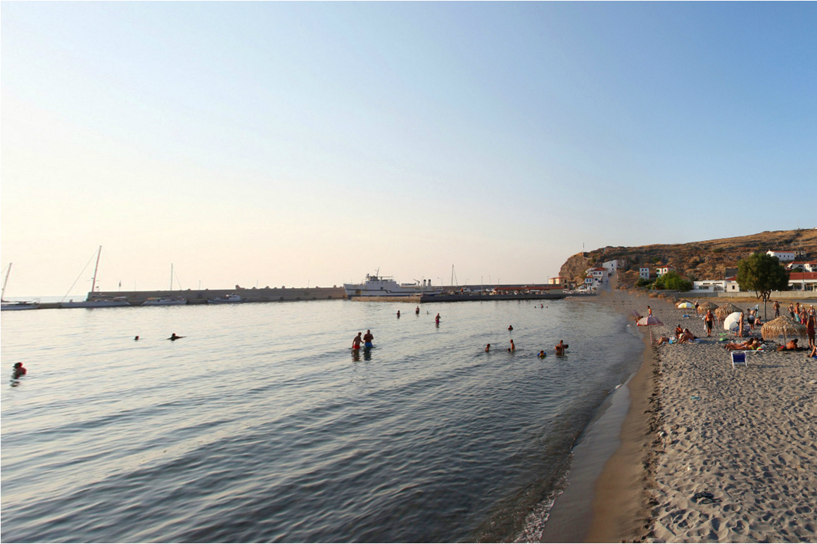 Foto de Agios Efstratos beach e o assentamento