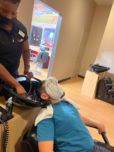 Hair Salon «Sport Clips Haircuts of Okatie», reviews and photos, 198 Okatie Village Dr Ste. 104, Bluffton, SC 29910, USA