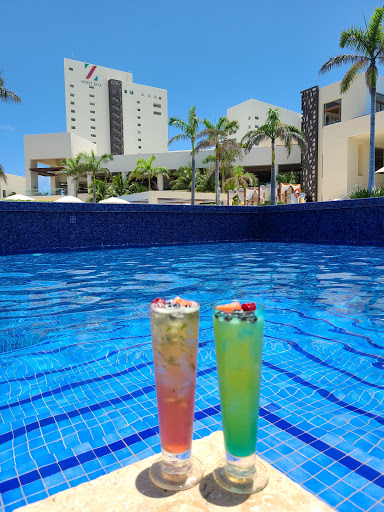 Travel Agency «Crystal Lake Travel Agency Inc», reviews and photos, 13 Crystal Lake Plaza #13, Crystal Lake, IL 60014, USA