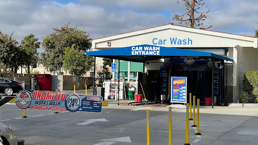 The Bubble Machine Car Wash en Culver City