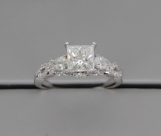 Jeweler «Shane Co.», reviews and photos, 9643 Olive Blvd, Olivette, MO 63132, USA