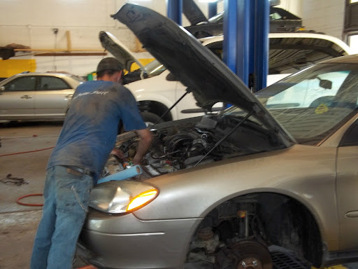 Auto Repair Shop «EZ Auto Repair & Service», reviews and photos, 768 Rose Ave, Columbus, OH 43219, USA