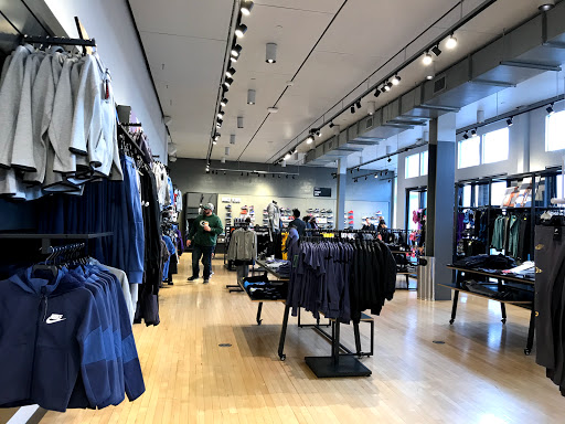Clothing Store «Nike The Grove», reviews and photos, 189 The Grove Dr, Los Angeles, CA 90036, USA