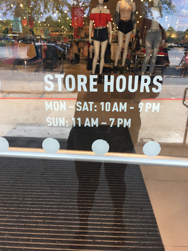 Clothing Store «F21 RED», reviews and photos, 121 Pavilion Pkwy A, Fayetteville, GA 30214, USA