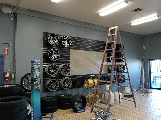 Auto Repair Shop «Llantera Munoz», reviews and photos, 95 W Main St, Avondale, AZ 85323, USA