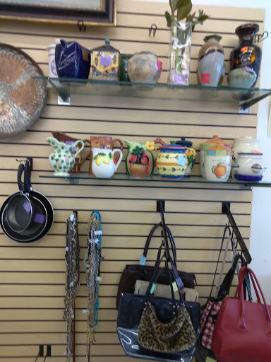 Shopping Mall «Freedom Village Shopping Center», reviews and photos, 1039 Alleghany St, Charlotte, NC 28208, USA