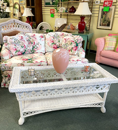 Thrift Store «Tambourine Resale Shop», reviews and photos, 1619 10th Ave, Vero Beach, FL 32960, USA