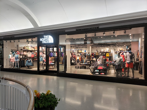 Clothing Store «The North Face», reviews and photos, 825 Dulaney Valley Rd Ste #2045, Towson, MD 21204, USA