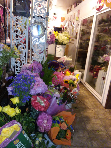 Florist «Lichas Flower Shop», reviews and photos, 4645 Huntington Dr N, Los Angeles, CA 90032, USA