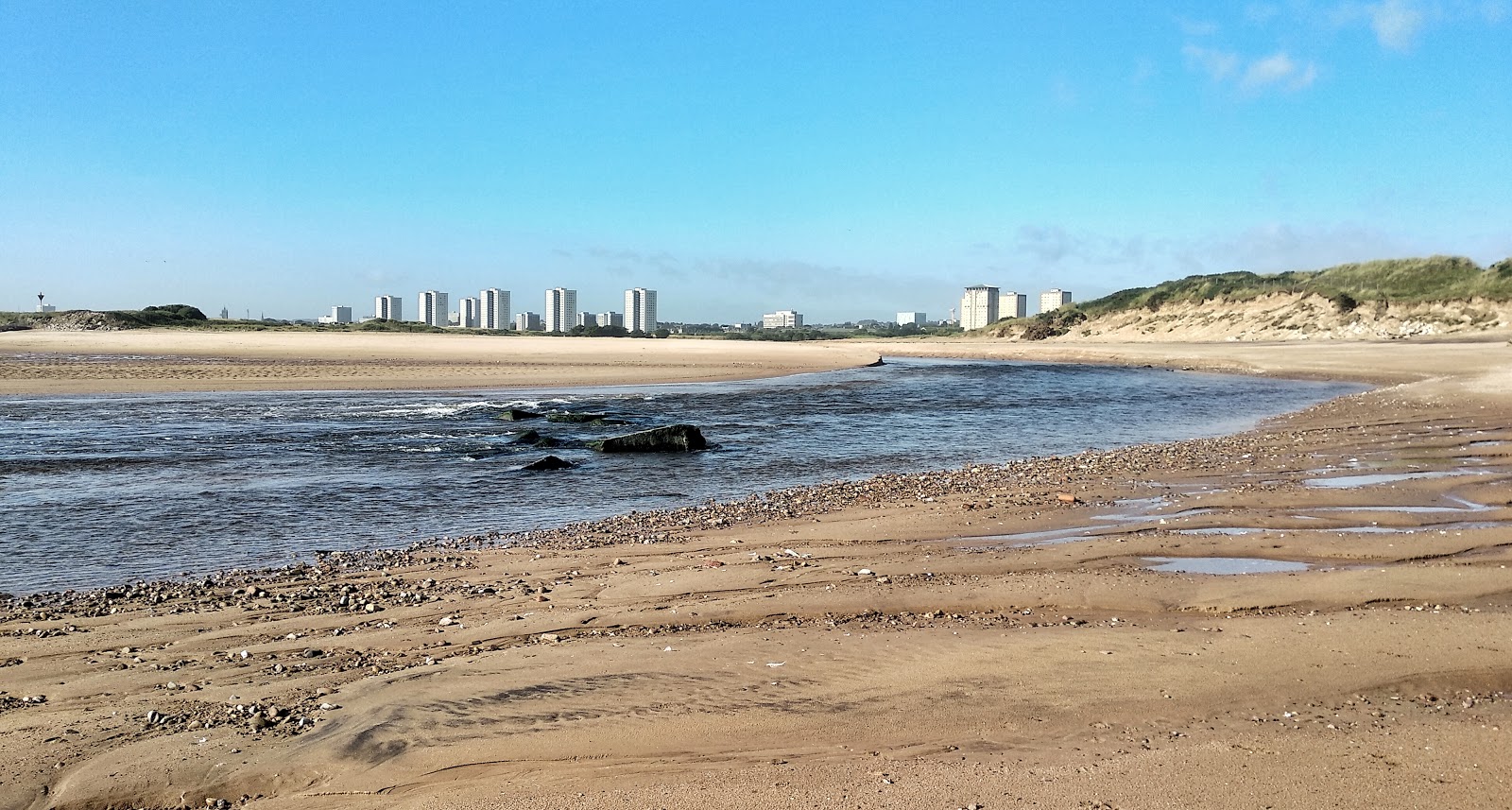 Foto von North Donmouth Beach mit sehr sauber Sauberkeitsgrad