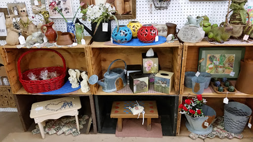 Home Goods Store «Olde Factory», reviews and photos, 139 S Hanover St, Hummelstown, PA 17036, USA